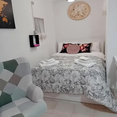 Golden Saint Nicholas Бари